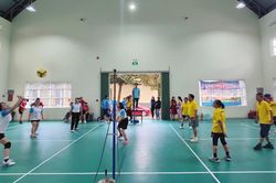 Phường Diên Hồng tổ chức giao lưu bóng chuyền hơi nam, nữ phối hợp