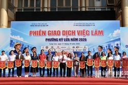 Gần 1.200 người tham gia phiên giao dịch việc làm phường Kỳ Lừa