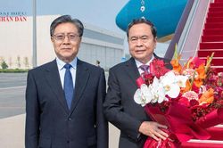 Chủ tịch Quốc hội Trần Thanh Mẫn đến Bắc Kinh, bắt đầu chuyến thăm chính thức Trung Quốc