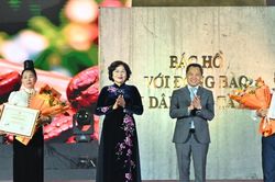 Phó Chủ tịch Quốc hội Nguyễn Thị Hồng: Phát triển chuỗi giá trị cà phê Sơn La theo hướng hiện đại, bền vững