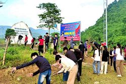 'Ngày chủ nhật xanh' tri ân người hiến đất mở đường ở Tân Lĩnh, Lào Cai
