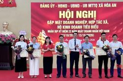 Xã Hòa An gặp mặt doanh nghiệp, hợp tác xã, hộ kinh doanh tiêu biểu