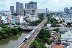 Metro Bến Thành - Suối Tiên đón 40 triệu lượt khách, tính chuyện tăng tàu