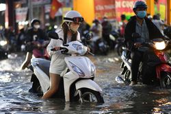 Dự báo triều cường ở TP.HCM đạt đỉnh hôm nay, đề phòng hai khung giờ