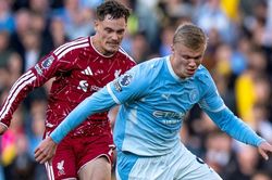Anfield hô 'gian lận', còn Haaland đáp lại bằng bàn thắng