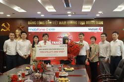Lần đầu tiên Vietlott có khách nữ trúng độc đắc gần 200 tỷ