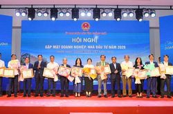Quảng Ngãi khen thưởng doanh nghiệp tiêu biểu, cam kết tháo gỡ khó khăn
