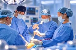 Điều trị thành công nhiều 'ca khó' cho người cao tuổi
