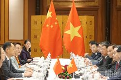 Khẳng định tầm quan trọng của giao lưu nhân dân đối với sự phát triển quan hệ Việt-Trung