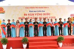 Quân khu 9: Khai mạc Triển lãm chuyên đề '80 năm vững bước dưới cờ Đảng quang vinh'