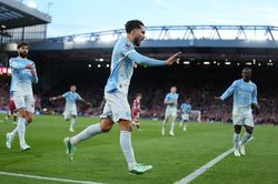 Tin thể thao (12-10): Man City vùi dập Liverpool, Ronaldo chờ phán quyết kỷ luật