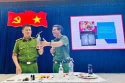 Phát huy vai trò cán bộ, đảng viên trong phòng, chống ma túy