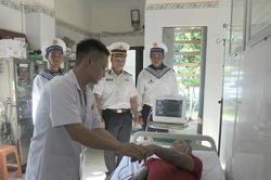Bệnh xá đảo Trường Sa kịp thời cấp cứu ngư dân bị viêm da nhiễm khuẩn lan rộng