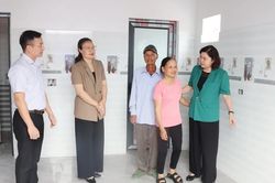Bắc Ninh trao hỗ trợ xây nhà Đại đoàn kết cho gia đình hoàn cảnh