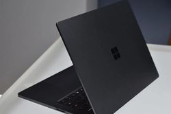 Microsoft Surface ra mắt Laptop Ultra cấu hình siêu khủng