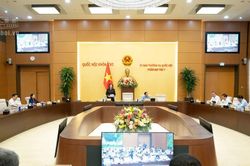 Ủy ban Thường vụ Quốc hội: Làm rõ tính khả thi của mục tiêu tăng trưởng từ 10% trở lên
