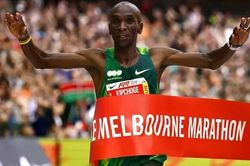 Kipchoge phá kỷ lục đường chạy Melbourne Marathon ở tuổi 41