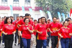 Động Lực – Jogarbola góp sắc đỏ Đội tuyển Việt Nam tại ngày hội thể thao toàn dân