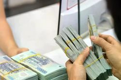 Lãi suất qua đêm hạ nhiệt, vì sao vốn vay vẫn cao?