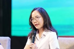 Bẫy chi tiêu vô hình của giới trẻ: Tiêu tiền mặt thì tiếc, nhưng 'chuyển khoản' lại chốt đơn trong nháy mắt