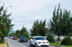 Chạy dịch vụ, xuyên Việt nhiều lần: Những phép thử 'nặng đô' cho sự bền bỉ của xe VinFast