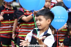 'Lớp học reo vui' đến với học sinh Cơ Tu ở Đà Nẵng