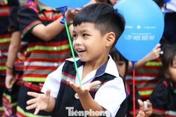 'Lớp học reo vui' đến với học sinh Cơ Tu ở Đà Nẵng