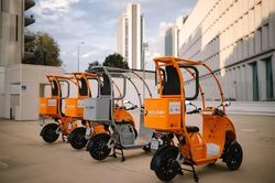 Thị trường xe điện tuần qua: Ra mắt xe máy điện cabin tự hành đầu tiên trên thế giới