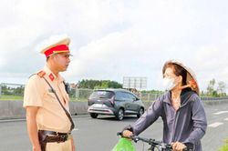 Triển khai nhiều giải pháp khắc phục tình trạng xe mô tô, gắn máy đi vào cao tốc