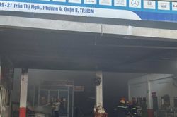 Cháy garage ô tô ở TP.HCM