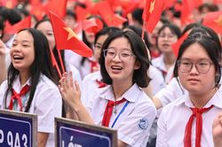 Hà Nội cấm các trường ép học sinh tham gia chương trình liên kết