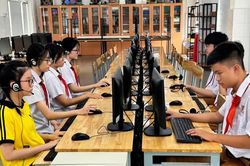 Bảo vệ trẻ em trên môi trường số từ gia đình và nhà trường