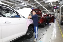Thị trường ô tô Việt Nam hướng tới mốc 700.000 xe trong năm 2026