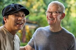 Tin nóng công nghệ 12/10: iPhone gập có thể khan hàng, Tim Cook đến Trung Quốc