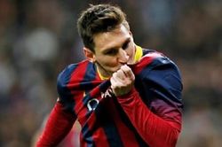 Cựu chủ tịch Barcelona công kích Messi