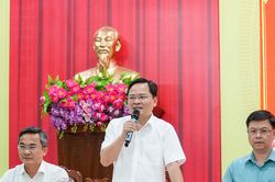 Cử tri quan tâm đến vấn đề môi trường tại Khu xử lý rác Tam Xuân II