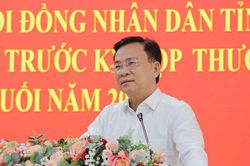 Chủ tịch UBND tỉnh Lâm Đồng Hồ Văn Mười tiếp xúc với cử tri xã Hiệp Thạnh