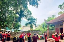 Ngọc Tân neo giữ hồn làng