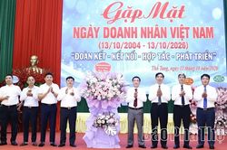 Xã Thổ Tang gặp mặt doanh nghiệp nhân Ngày Doanh nhân Việt Nam