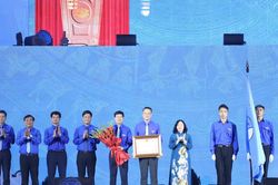 Hội Liên hiệp thanh niên Việt Nam đón nhận Huân chương Lao động hạng Nhất