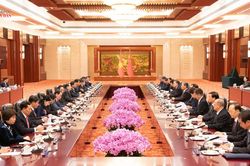 Chủ tịch Quốc hội Trần Thanh Mẫn hội đàm với Ủy viên trưởng Ủy ban Thường vụ Nhân đại toàn quốc Trung Quốc Triệu Lạc Tế