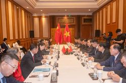 Tình hữu nghị giữa nhân dân là nền tảng của quan hệ Việt Nam - Trung Quốc