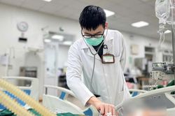 Hai người ở Hà Nội nguy kịch vì cúm A, khuyến cáo tiêm vaccine phòng bệnh