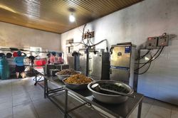 Bữa ăn học đường: Điểm tựa cho học sinh vùng khó khăn