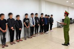 Khởi tố 8 bị can trong vụ mang hung khí, rượt đuổi nhau ở Huế
