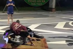Dàn dựng TNGT giả, nam sinh quay video đăng lên mạng để giải trí