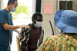 Người dân Abyei đặt niềm tin vào quân y Việt Nam
