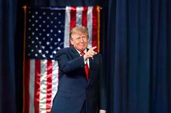 Ông Trump đề xuất đổi tên Đại Tây Dương hoặc Thái Bình Dương thành 'Đại dương Trump'