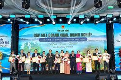 Lâm Đồng khen thưởng 25 doanh nhân, doanh nghiệp tiêu biểu