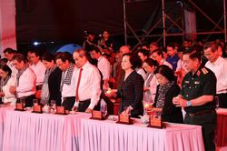 Xúc động 'Khúc tri ân' ở Công viên Lê Thị Riêng trước giờ an táng 731 hài cốt liệt sĩ